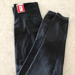 Spanx seamless moto legging (color- very black)